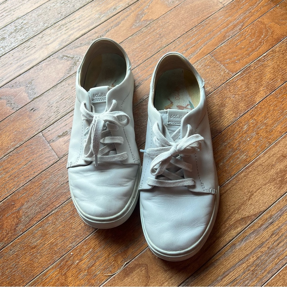Olukai Pehuea Li Ili - White/White Womens Size 8W Leather Comfort Island Shoes